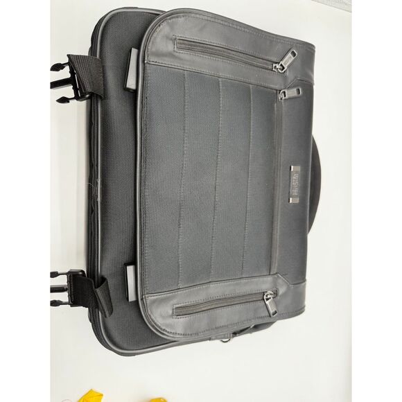 KENNETH COLE REACTION, BLACK MESSENGER/LAPTOP WORK BRIEFCASE BAG - Picture 2 of 15